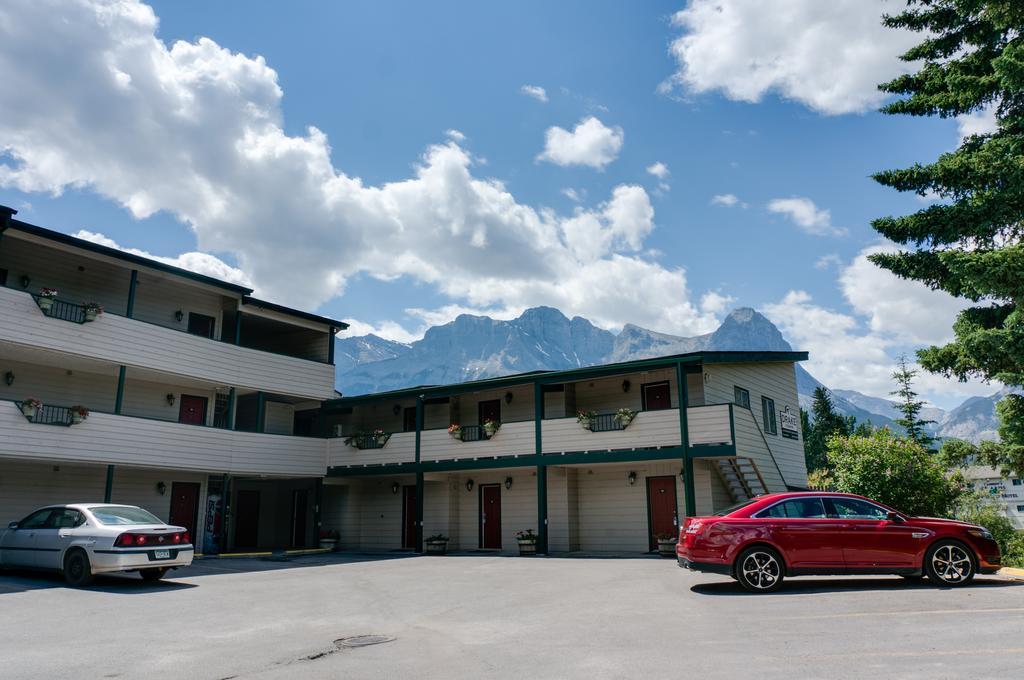 The Drake Inn Canmore Exterior foto