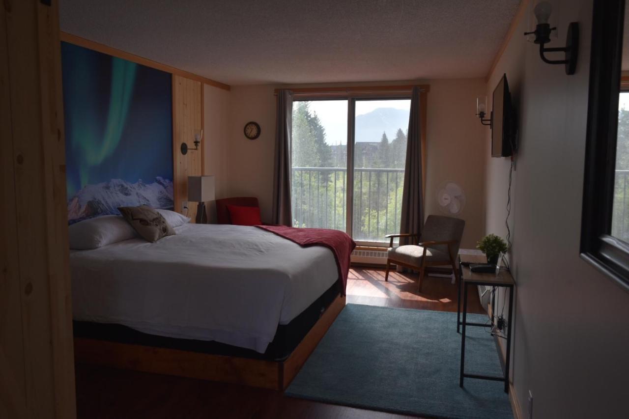 The Drake Inn Canmore Exterior foto